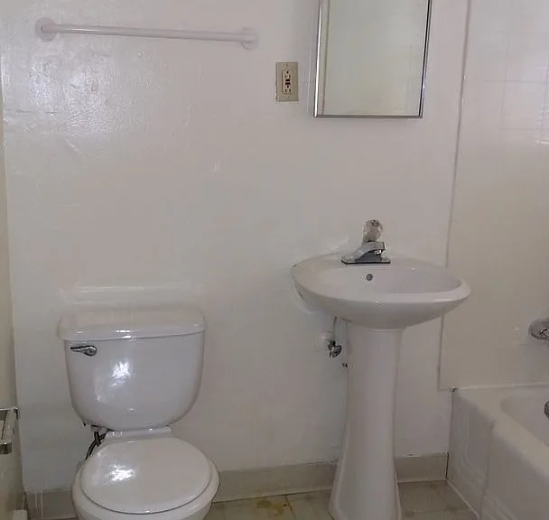 State Street Apartments — Photo 44