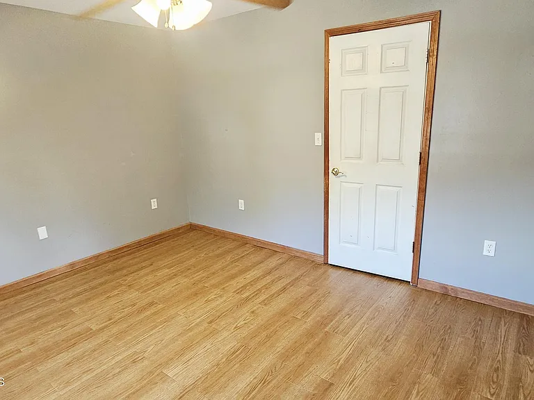 1631 Vine St — Photo 21