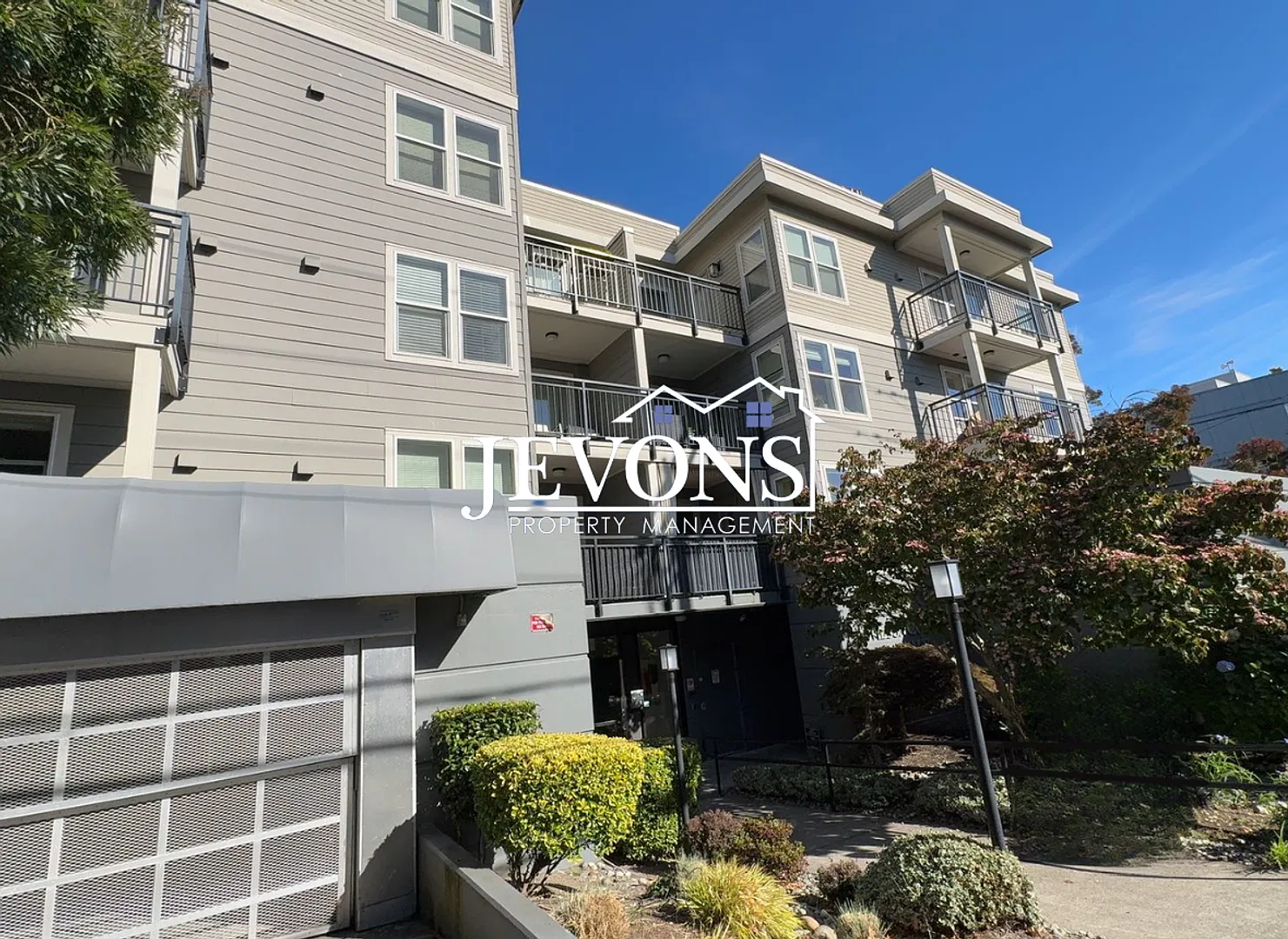 420 Valley St — Photo 3