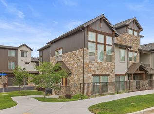 10392 S Beetdigger Blvd E, Sandy, UT 84070