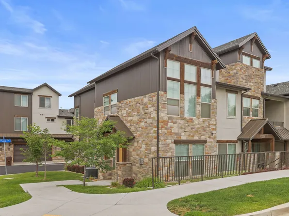 10392 S Beetdigger Blvd E, Sandy, UT 84070