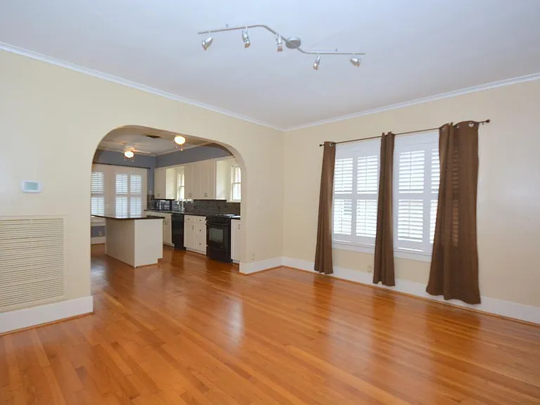 3027 Amherst St — Photo 13