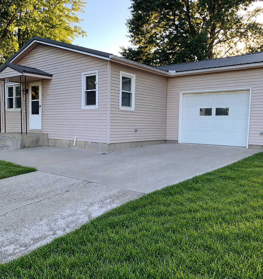 3 bed, 1066 sqft, $1,400 — Photo 1
