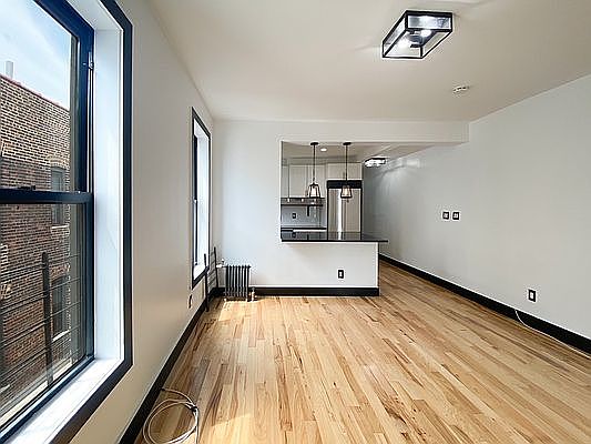 2nd image of 880 Saint Nicholas Ave APT 44