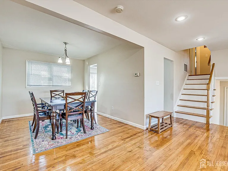 79 Beechwood Ave — Photo 10