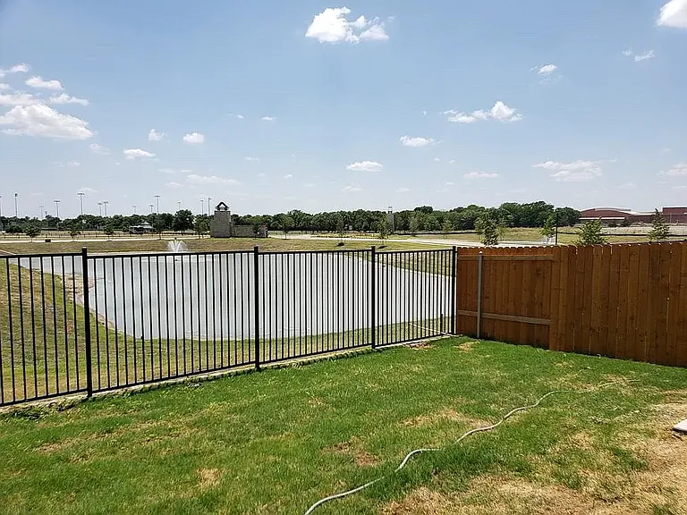 2013 Yarborough Dr — Photo 17