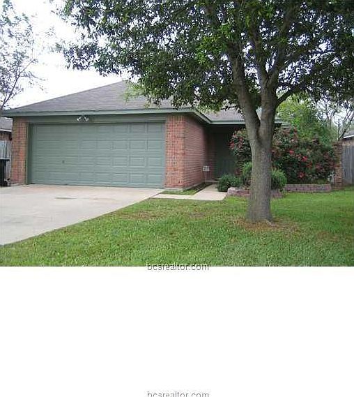 1st image of 822 Azalea Ct