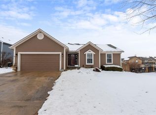 20942 W 226th Ct, Spring Hill, KS 66083