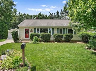 5325 Oak Crest Pl, Madison, WI 53705