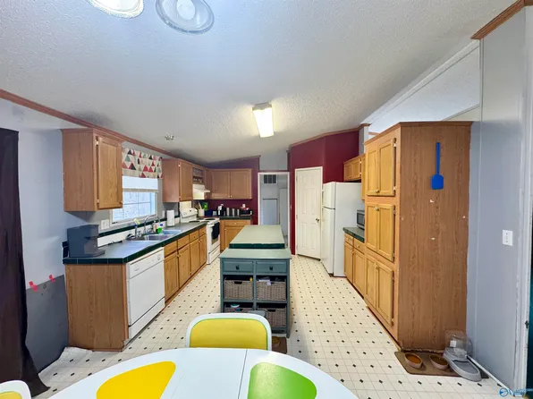 257 County Road 1222, Vinemont, AL 35179