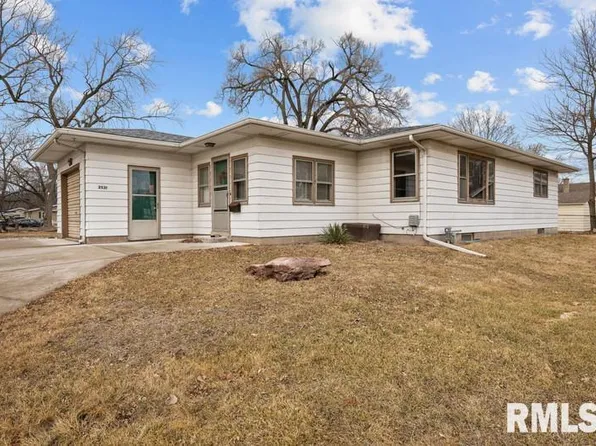 2531 Kennedy Dr, East Moline, IL 61244