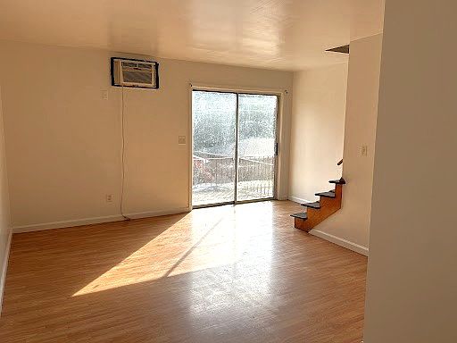 2nd image of 401 Dresden Ave #7