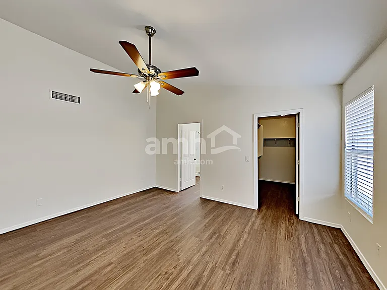 12554 W Holly St — Photo 13