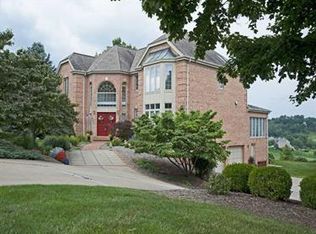 1051 W Grove Ct, Gibsonia, PA 15044