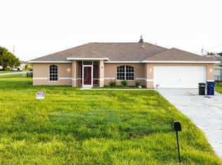 205 Blackstone Dr, Fort Myers, FL 33913