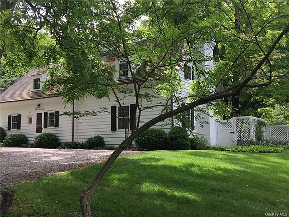 3rd image of 415-423 Indian Brook Ln