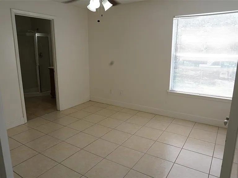2584 Grassy Point Dr #204 — Photo 7