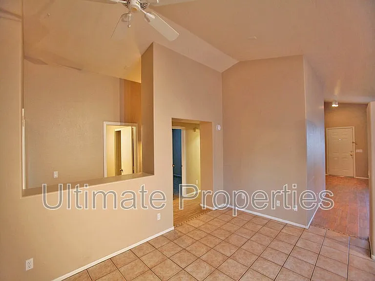 3011 W Zachary Dr — Photo 5
