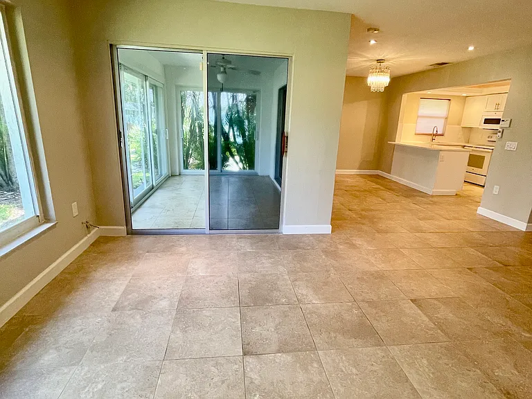 245 Lanchester Ct — Photo 9