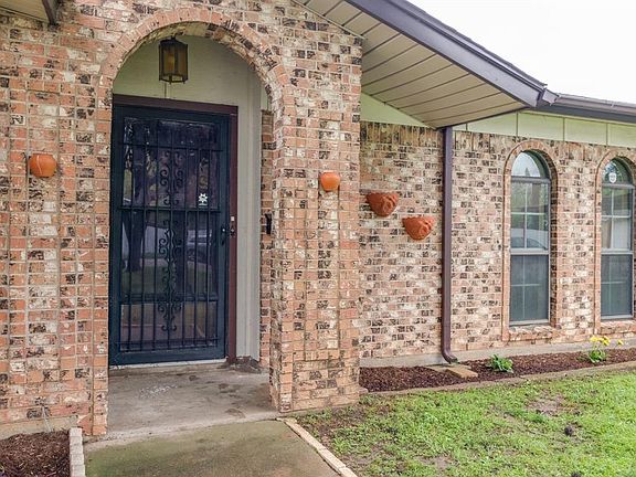 4th image of 212 Southway Dr