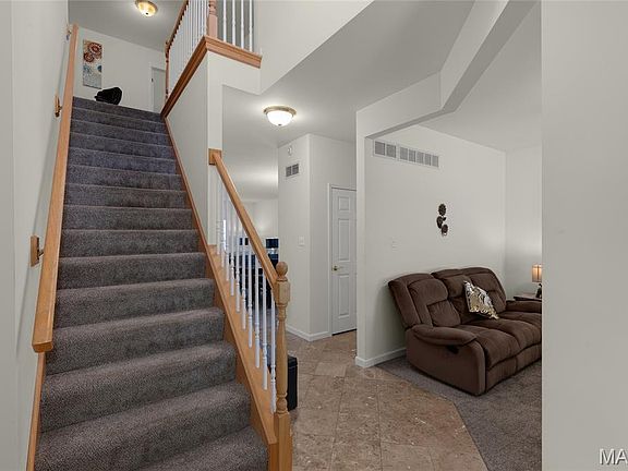 5th image of 10 Eagle Cove Ln