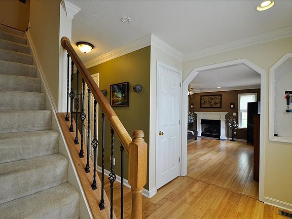 3rd image of 9512 Hickory Hill Dr
