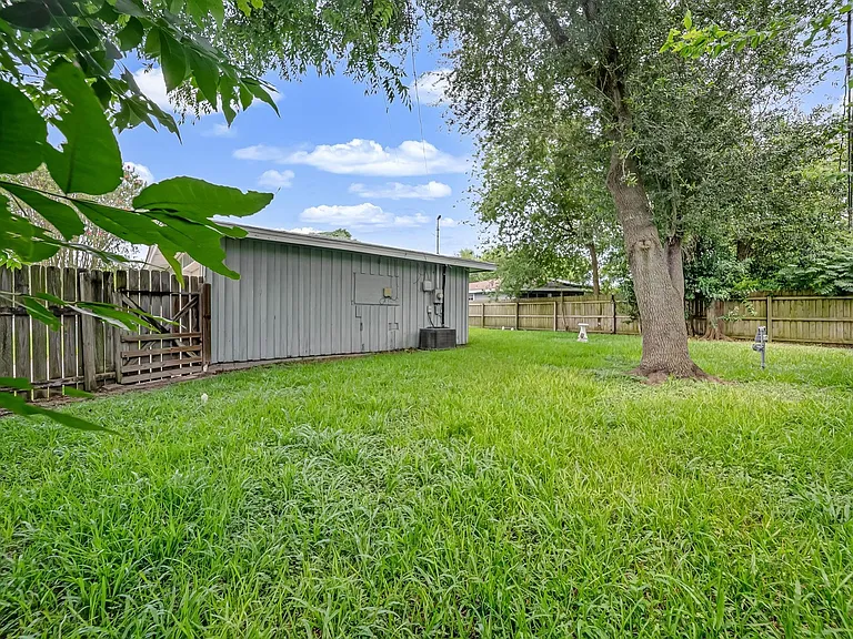 3702 Malone Dr — Photo 28