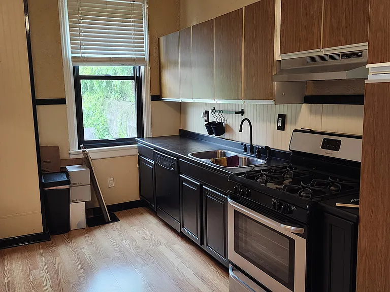 92 Southern Ave — Photo 1