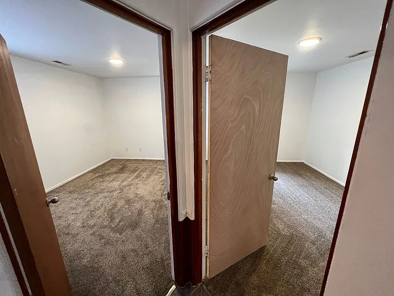 1016 E Roosevelt Ave — Photo 26