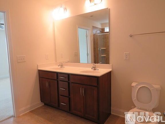 4th image of 414 Outwater Ridge Dr