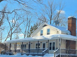 8818 Overlook Dr, Kirtland, OH 44094