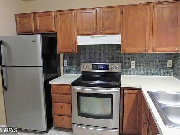5th image of 304 Westminster Ln