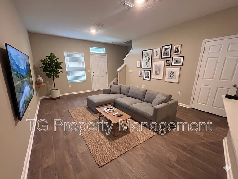 903 Rivertree Pl — Photo 10