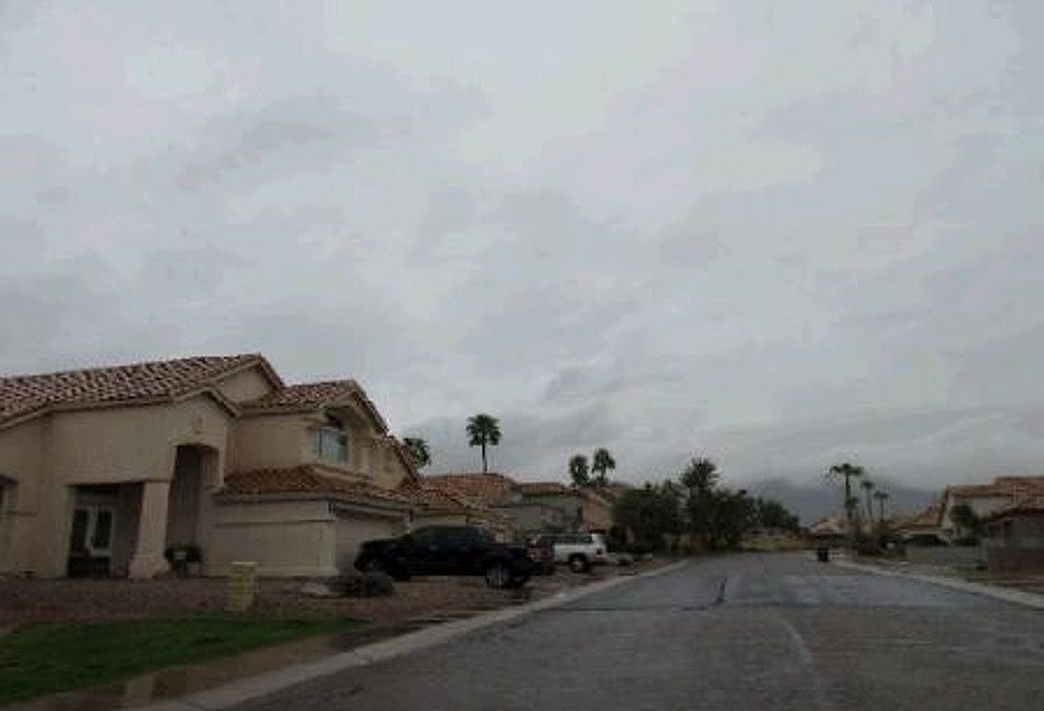 Exterior Neighborhood (street photo)