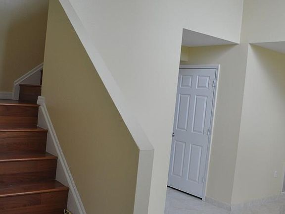 2nd image of 270 Parkview Dr