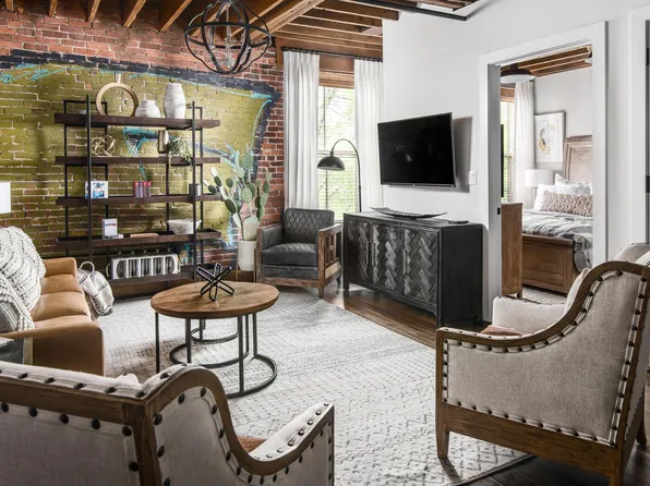 610 21st Ave N APT 305, Nashville, TN 37208