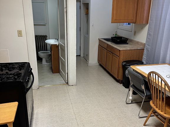 4th image of 57 13th St #2