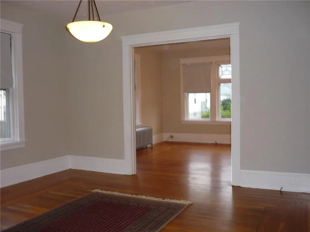2 bed, 1.0 bath, 1060 sqft, $1,875 — Photo 2