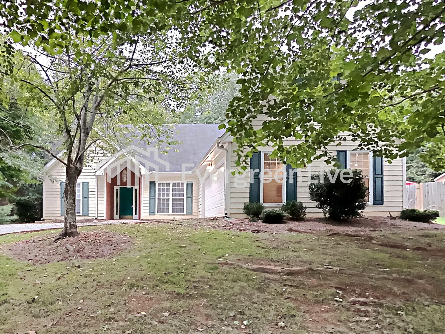 3 bed, 2.0 bath, 1912 sqft, $1,895 — Photo 1