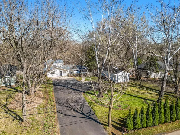 1812 Oakview Ln N, Plymouth, MN 55441