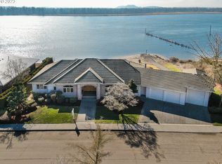 14915 SE Rivershore Dr, Vancouver, WA 98683