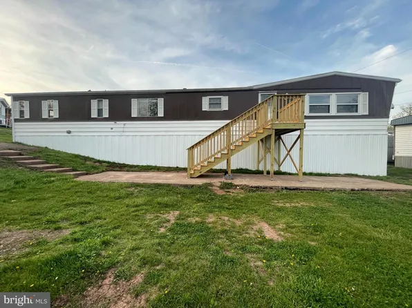 5145 N Susquehanna Trl Trailer 84, York, PA 17406