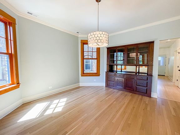 3rd image of 4202 N Winchester Ave #2