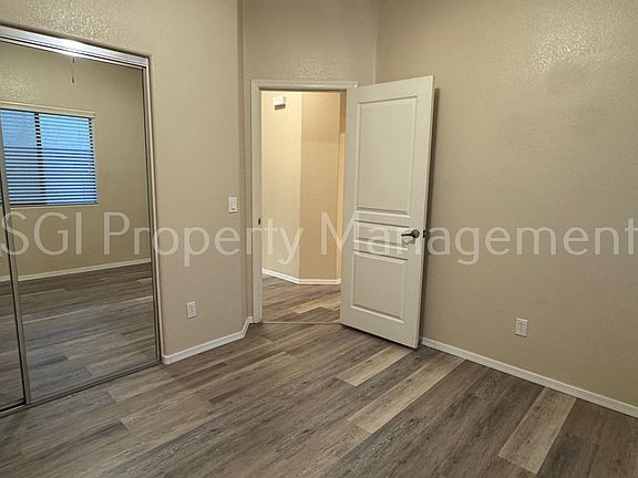 5th image of 44572 W Santa Fe Ave