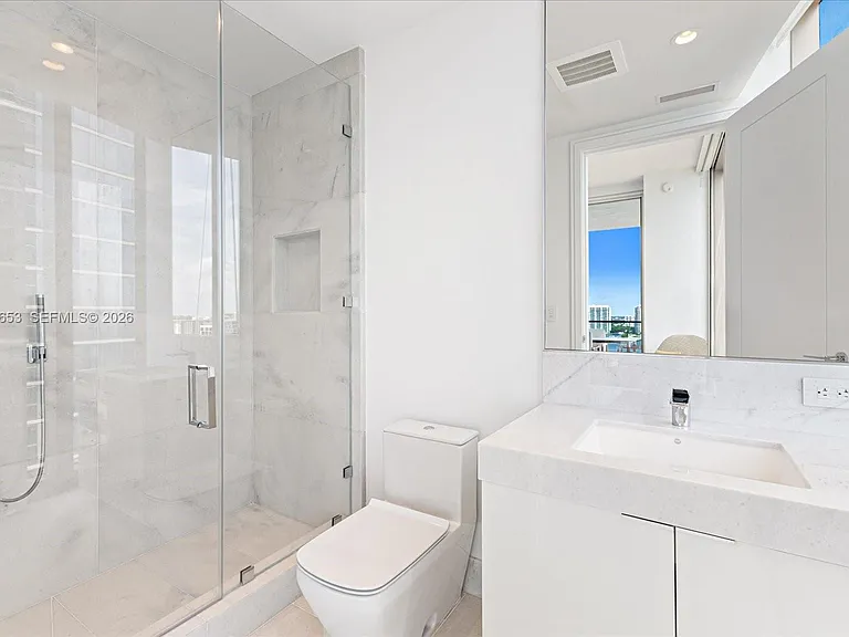 17975 Collins Ave #N-2001 — Photo 27