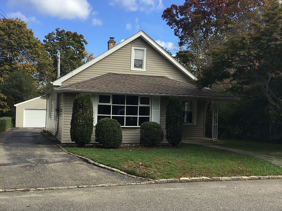 1st image of 61 Floyd Pl