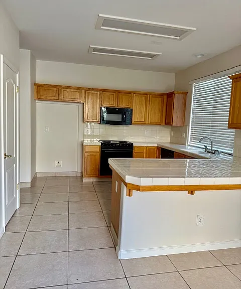 56 W Bohemia Ln — Photo 5