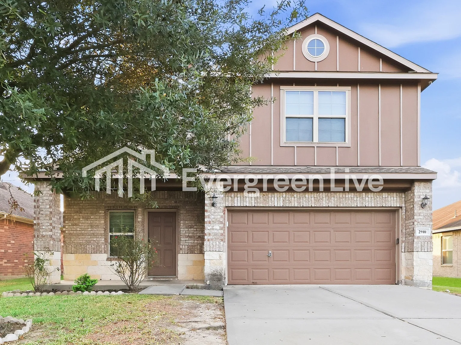 5 bed, 3.0 bath, 2418 sqft, $2,095 — Photo 1