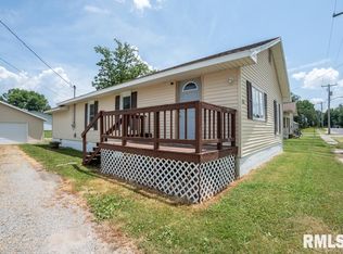 606 S Mulkey St, Christopher, IL 62822