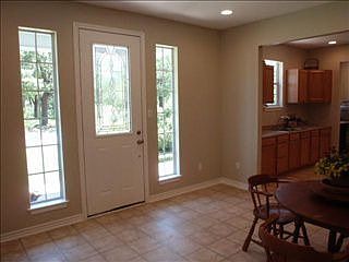 5th image of 304 S Pearson Ln